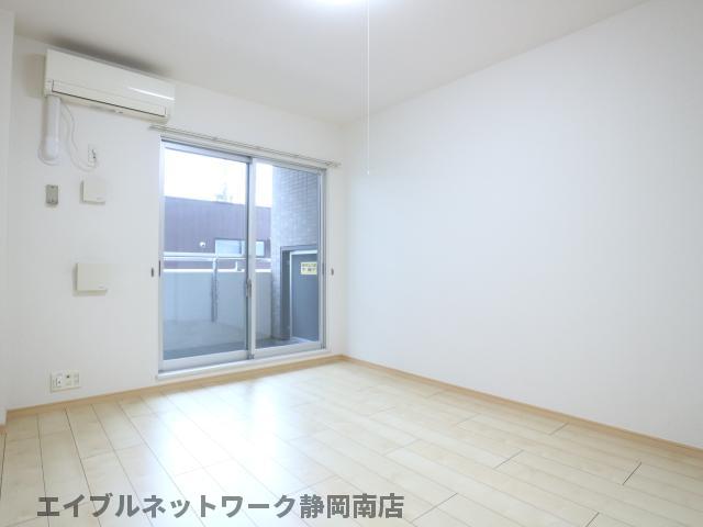 その他設備　おしゃれな居間です