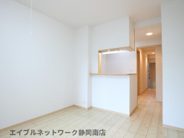 その他　ゆったり過ごせるリビングです