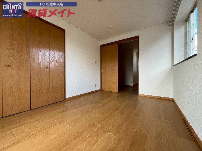 居室・リビング　同物件別部屋の写真