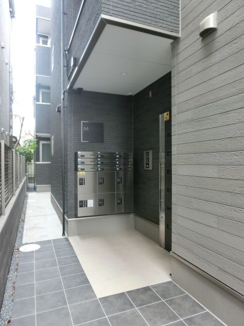エントランス　建物入り口はこちらです