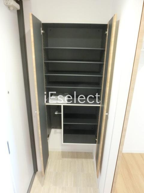 玄関　たっぷりシューズボックス