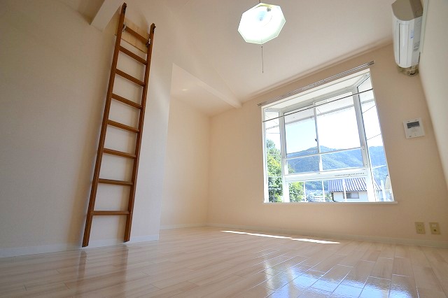 その他部屋・スペース　広々洋室7.5帖（最上階・角部屋）