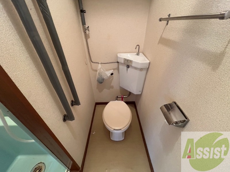 トイレ　こちらはトイレです。清潔感があり、安心して使用できます。