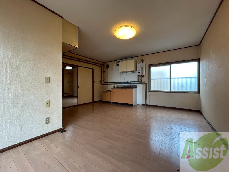 居室・リビング　広くてキレイなお部屋が広がっていて、充実した生活が送れそう。