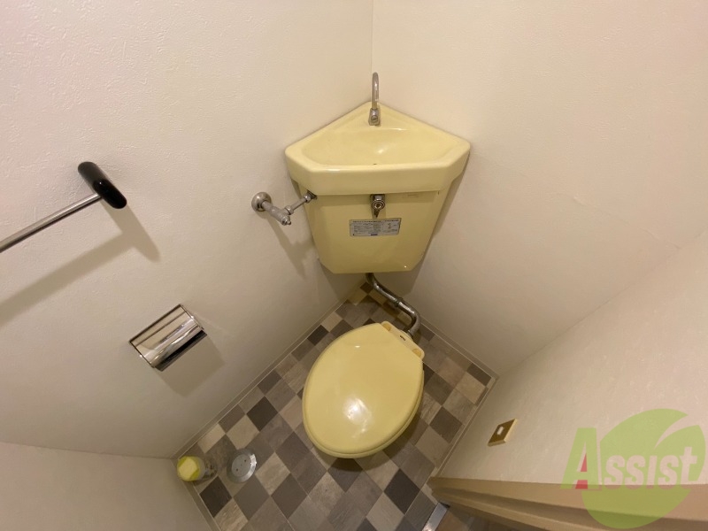トイレ　こちらはトイレです。清潔感があり、安心して使用できます。