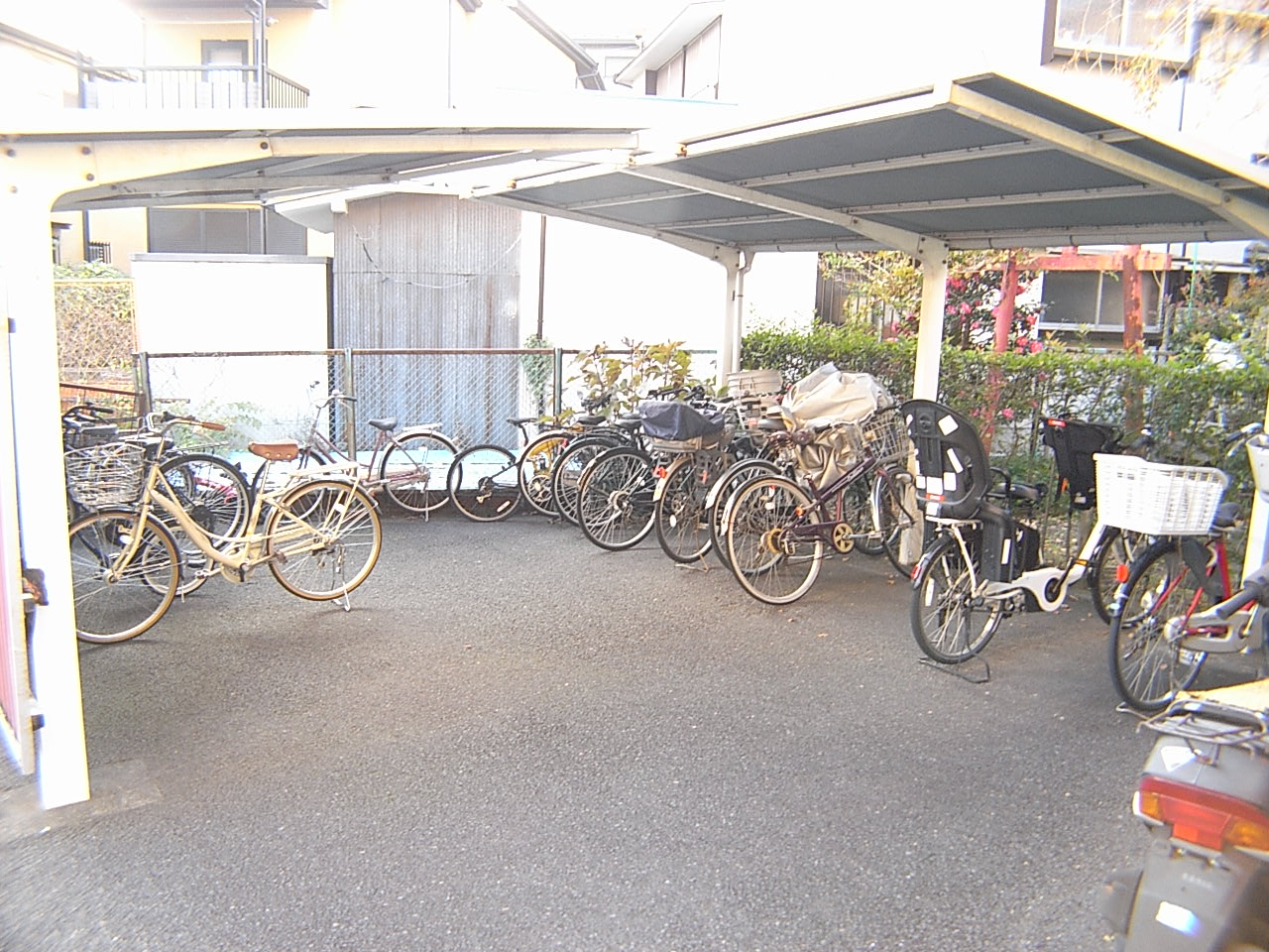 その他共有部分　屋根付き駐輪場