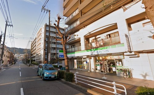 コンビニ　ファミリーマート 東灘本庄町店（コンビニ）まで686m