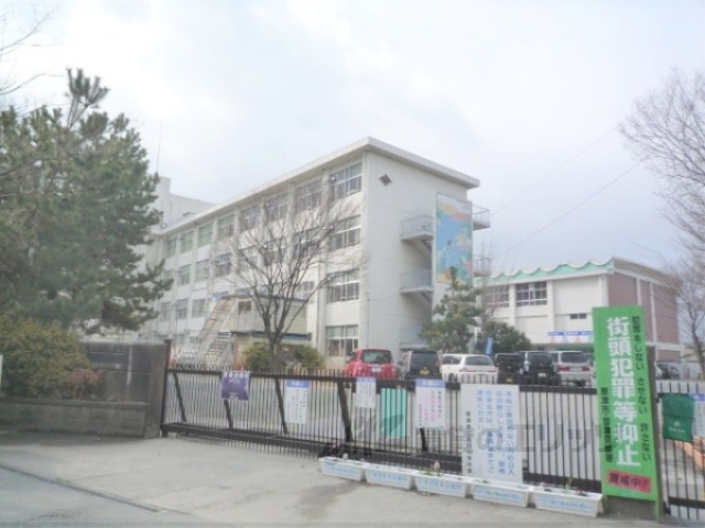 小学校　玉川小学校（小学校）まで700m
