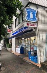 コンビニ　ローソン千駄ヶ谷二丁目店（コンビニ）まで47m