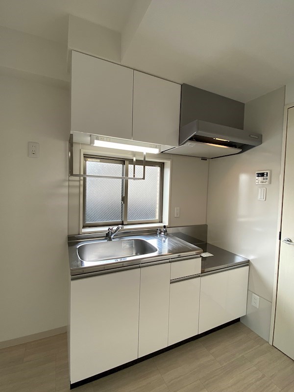 キッチン　違うお部屋の写真です。ご参考までに