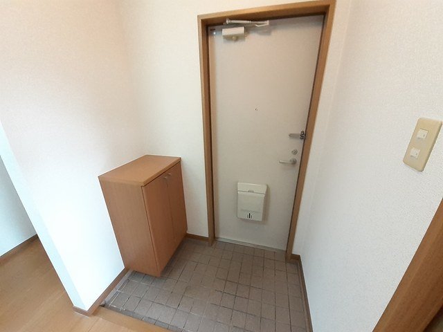 玄関　収納もある玄関です
