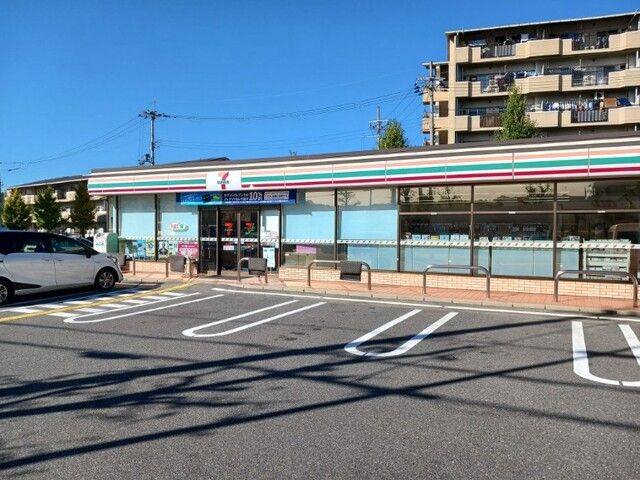 コンビニ　セブンイレブン 京都山科打越町（コンビニ）まで300m