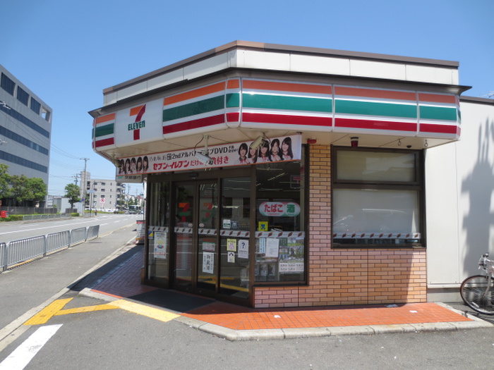 コンビニ　セブンイレブン京都烏丸十条店（コンビニ）まで400m