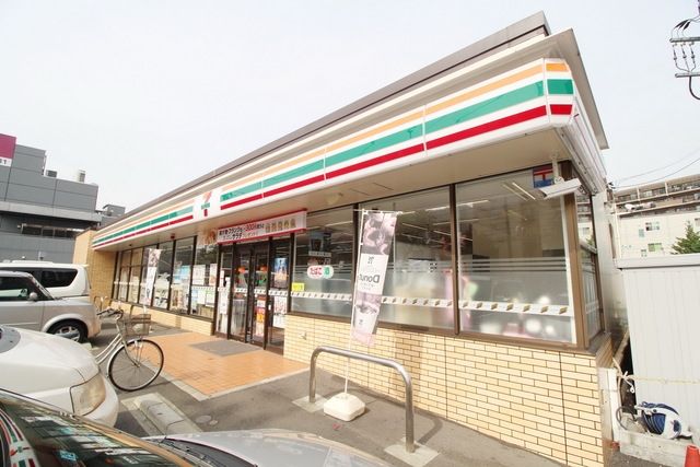 コンビニ　セブンイレブン川崎宮前平駅西店（コンビニ）まで494m