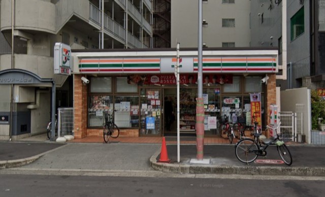 コンビニ　セブンイレブン　大阪東淀川駅前店（コンビニ）まで595m