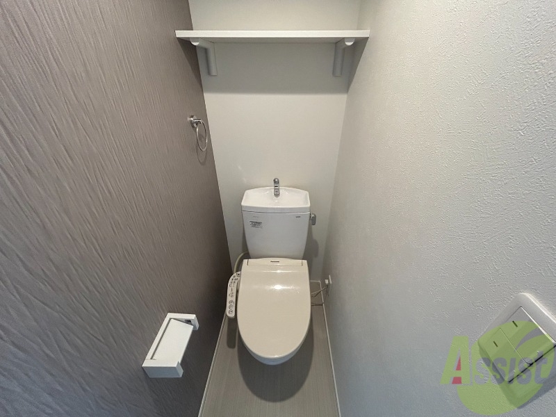 トイレ　トイレは嬉しい温水便座付きとなっております。