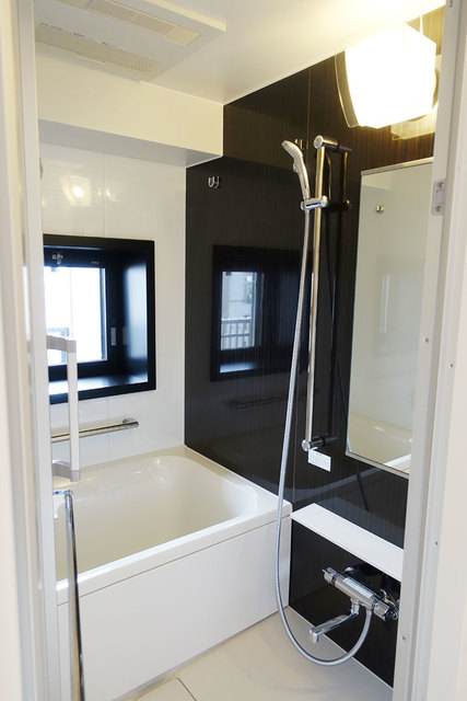 バス・シャワールーム　※写真は同タイプ住戸です。
