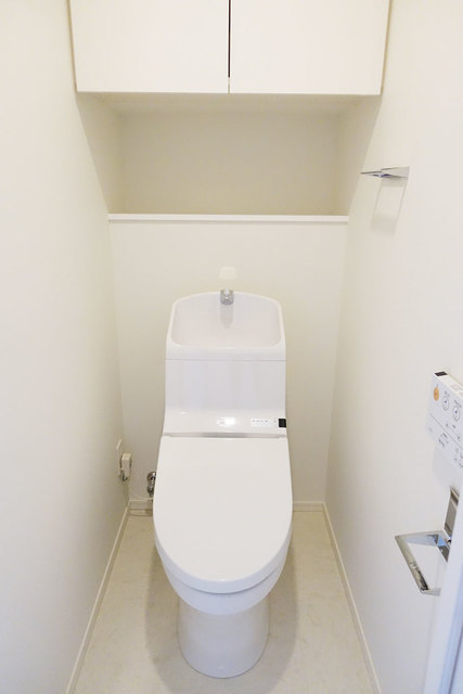 トイレ　※写真は同タイプ住戸です。