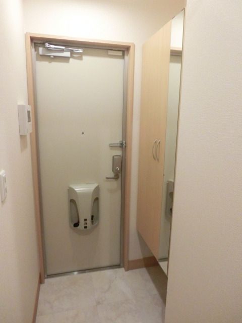 玄関　お部屋探しは【タウンハウジング蘇我店】にお任せ下さい♪