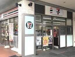 コンビニ　セブンイレブン堂島クロスウォーク店（コンビニ）まで123m