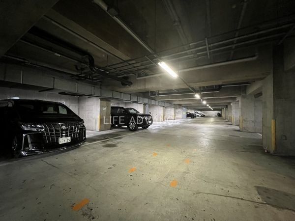 駐車場　駐車場