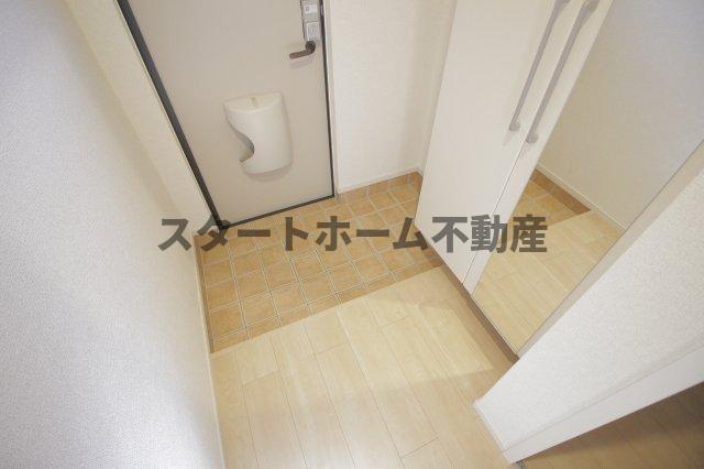 玄関　収納もある玄関です