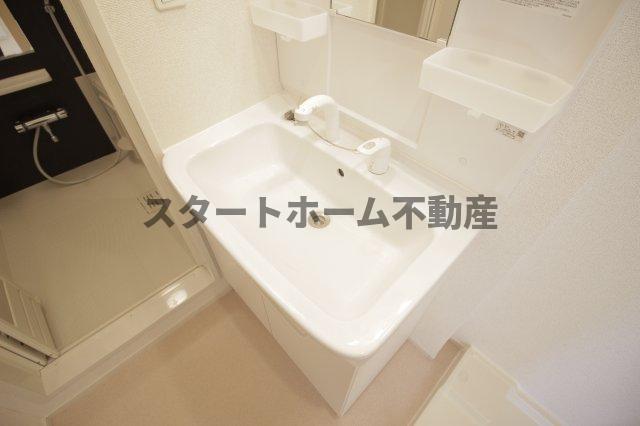 洗面設備　使いやすい洗面所です