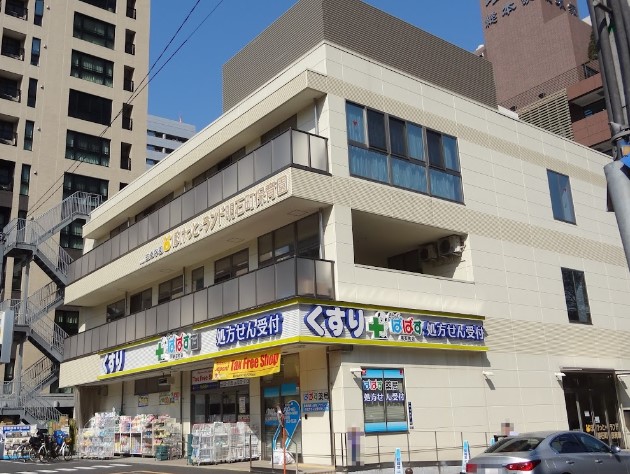 ドラックストア　どらっぐぱぱす 明石町店（ドラッグストア）まで282m