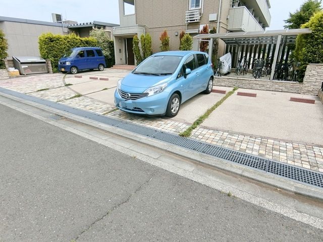 駐車場　☆敷地内駐車場あり