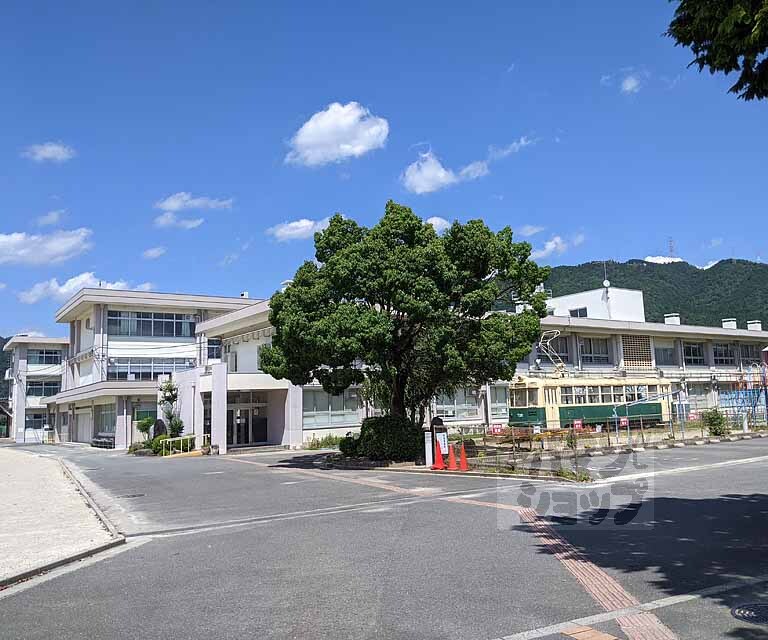 小学校　安詳小学校（小学校）まで800m