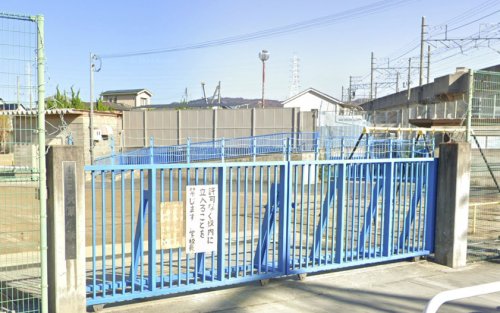小学校　大東市立灰塚小学校（小学校）まで850m