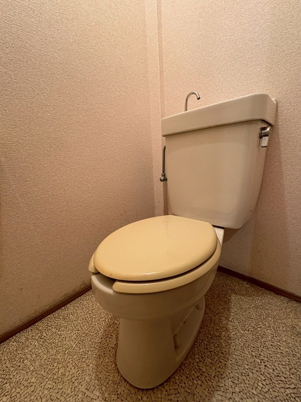 トイレ　反転別部屋参考写真