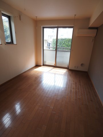 居室・リビング　※同物件別部屋の参考写真