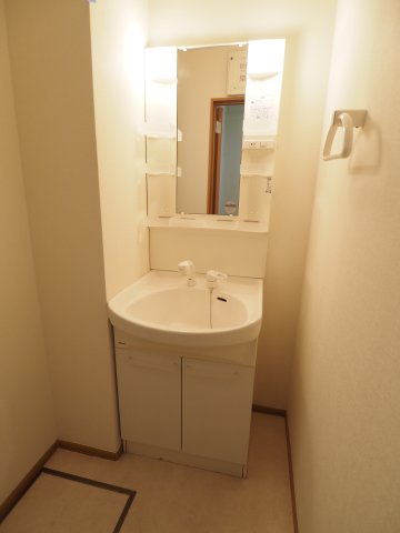 洗面設備　※同物件別部屋の参考写真