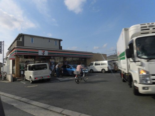 コンビニ　セブンイレブン 市川鬼高1丁目店（コンビニ）まで477m
