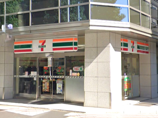 コンビニ　セブンイレブン 日本橋堀留町2丁目店（コンビニ）まで107m