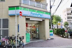 コンビニ　ファミリーマート江東亀戸二丁目店（コンビニ）まで154m
