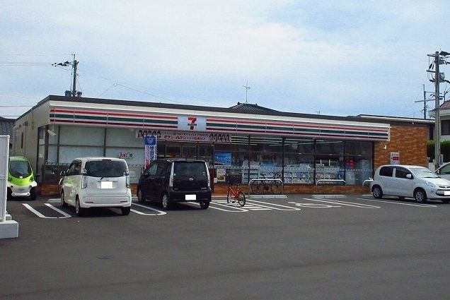 コンビニ　セブンイレブン（コンビニ）まで600m
