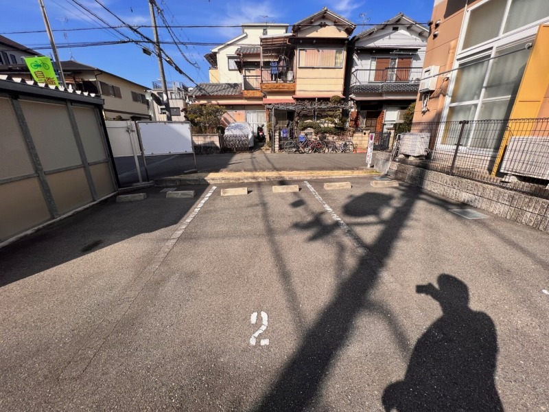 その他　駐車場は別料金となります。