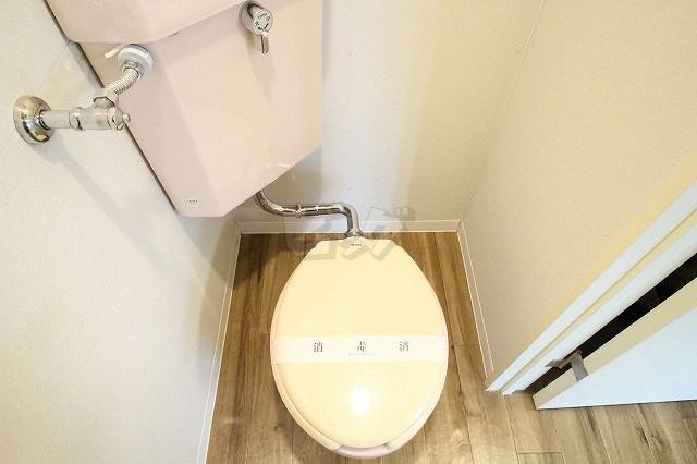 トイレ　弊社ではウォシュレットの取付もお手頃価格で承っております♪