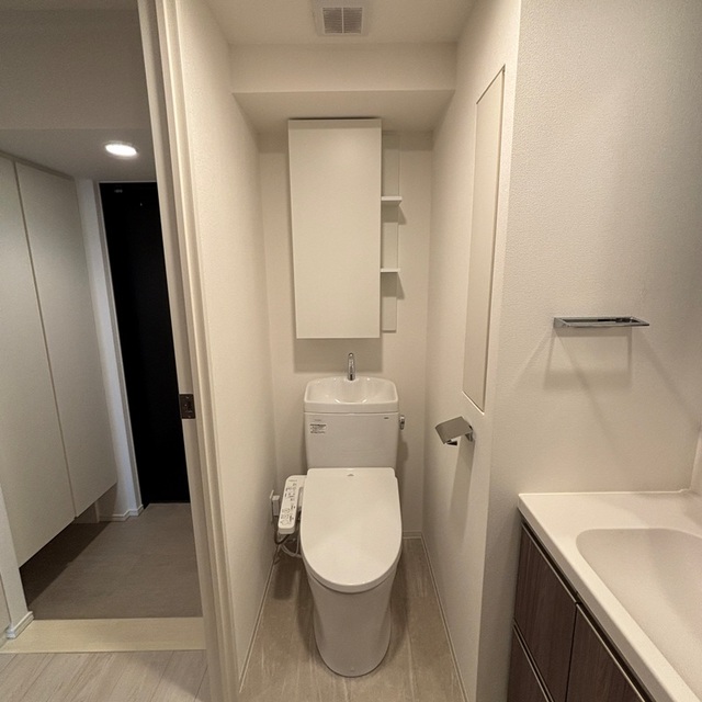 トイレ　※写真は同タイプ住戸です。