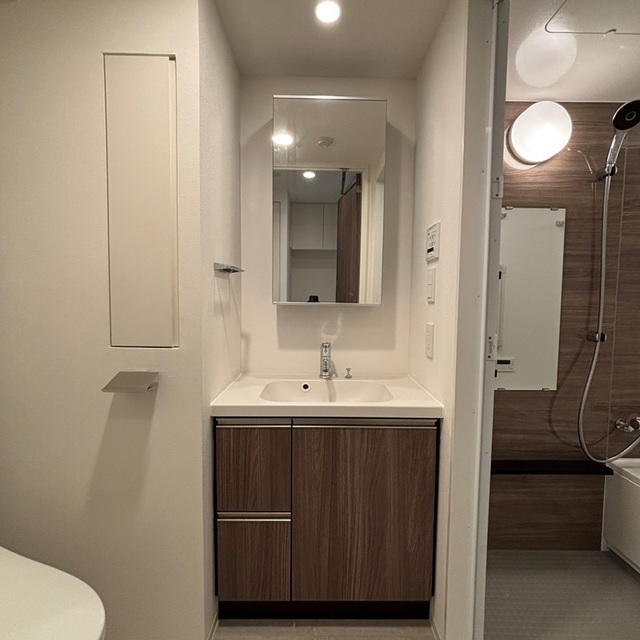 洗面設備　※写真は同タイプ住戸です。