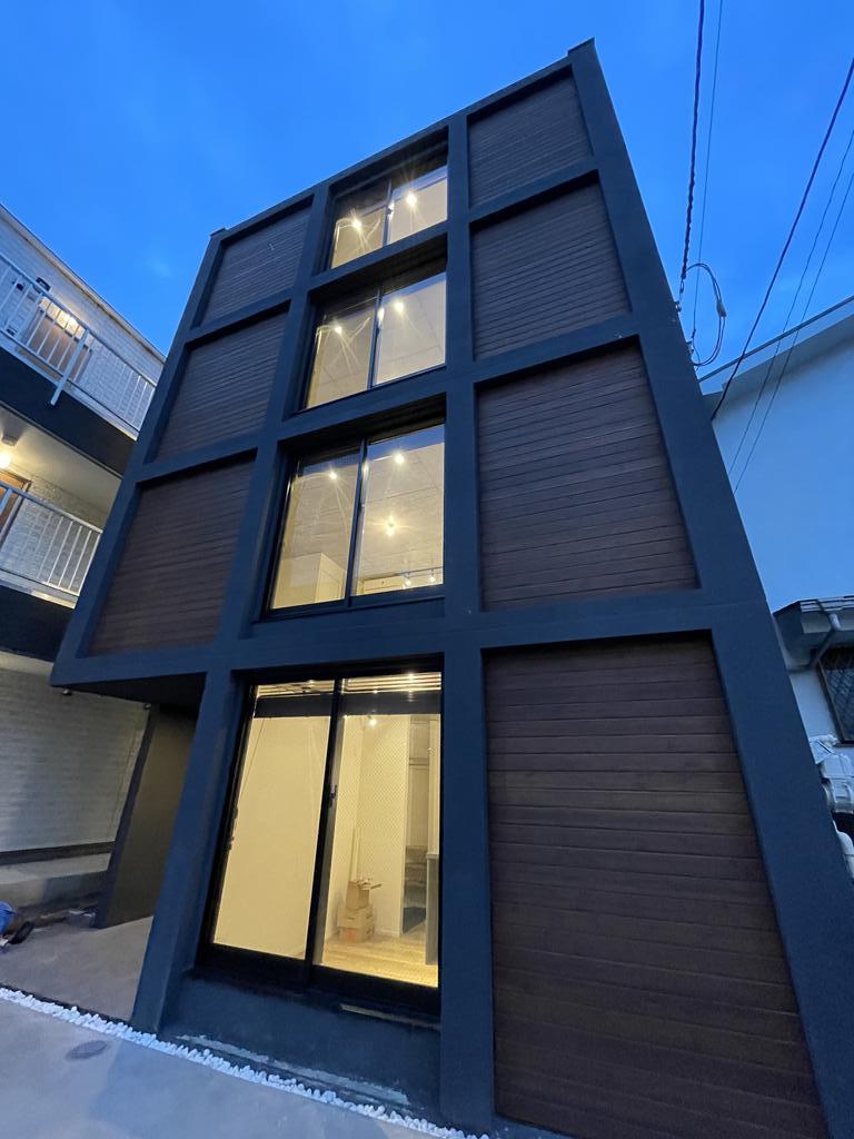 建物外観　シックな外観
