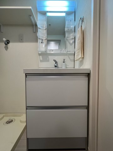 洗面設備　別号室イメージの為、現状を優先致します。