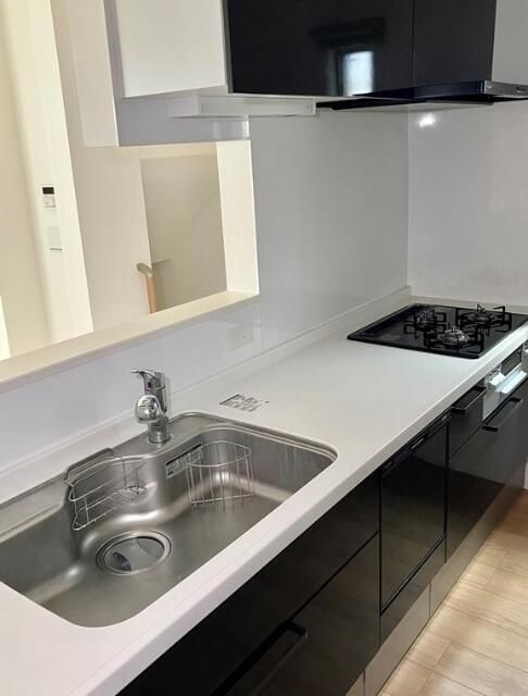 キッチン　コンパクトなキッチンで掃除もラクラク