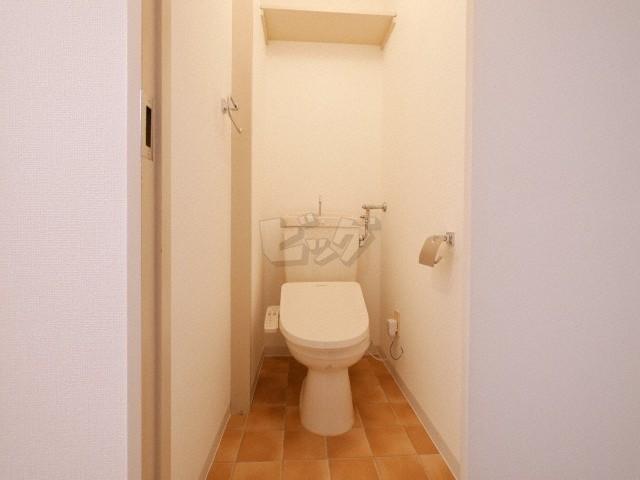 トイレ　嬉しいウォシュレット付きのトイレ！便座温かいですよ♪