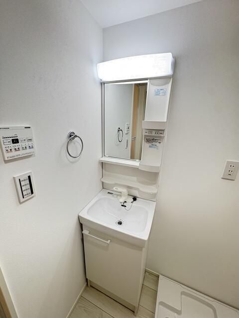 洗面設備　嬉しい洗面台は独立タイプ！