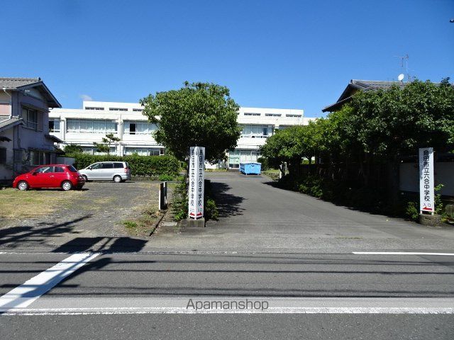 中学校　六合中学校（中学校）まで371m