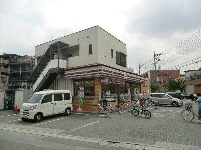 コンビニ　セブンイレブン（コンビニ）まで650m