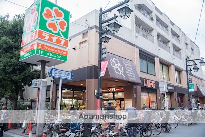 スーパー　（株）ライフコーポレーション／仲宿店（スーパー）まで447m